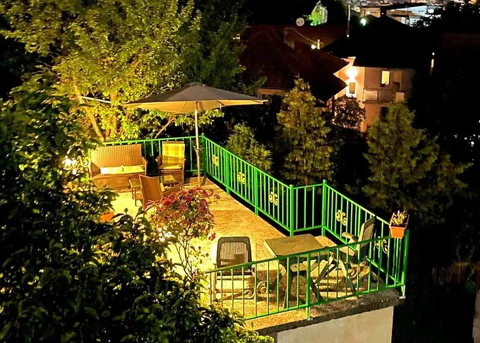 Garden Free Parking *